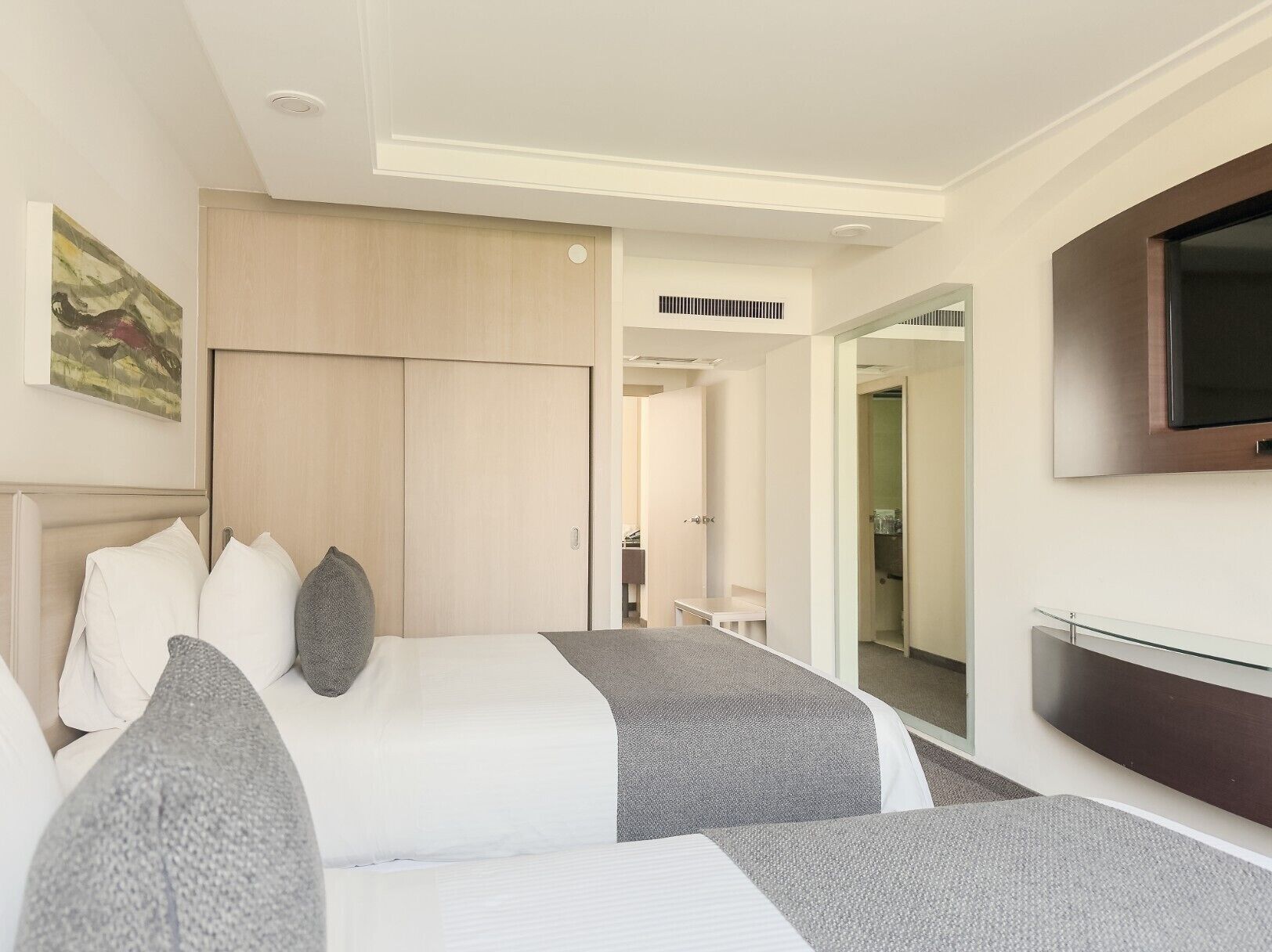 Junior Suite | In-room safe, desk, free WiFi