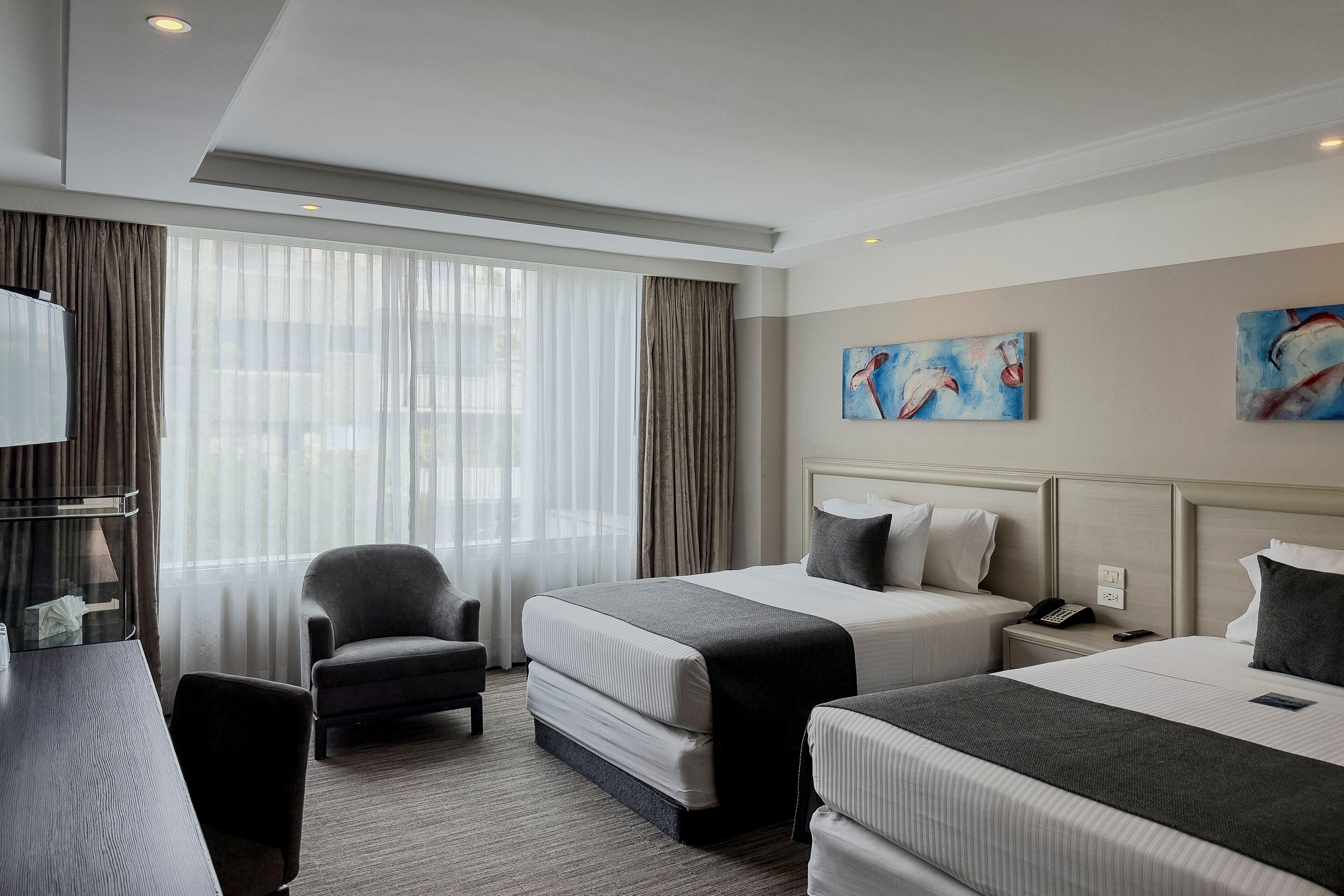 Quarto casal | Cofres nos quartos, escrivaninha, Wi-Fi de cortesia