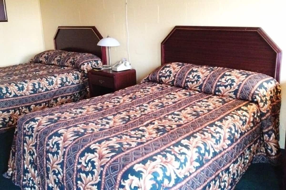 Double Room, Non Smoking | Egyptian cotton sheets, memory-foam beds, soundproofing