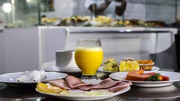 Termasuk sarapan bufet setiap hari