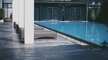 Outdoor pool, sun loungers