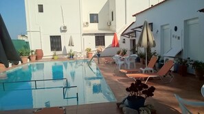 Seasonal outdoor pool - Iliaktida Apartments (Platanias)