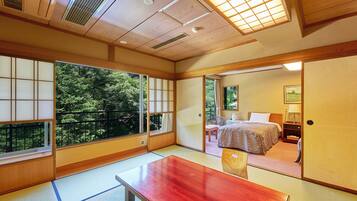In-room safe, blackout curtains, free WiFi, bed sheets