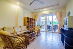 Departamento, 2 habitaciones (2 Bedrooms Apartment Main Building) | Escritorio y wifi 