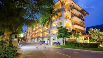 2 Bedrooms Apartment Main Building