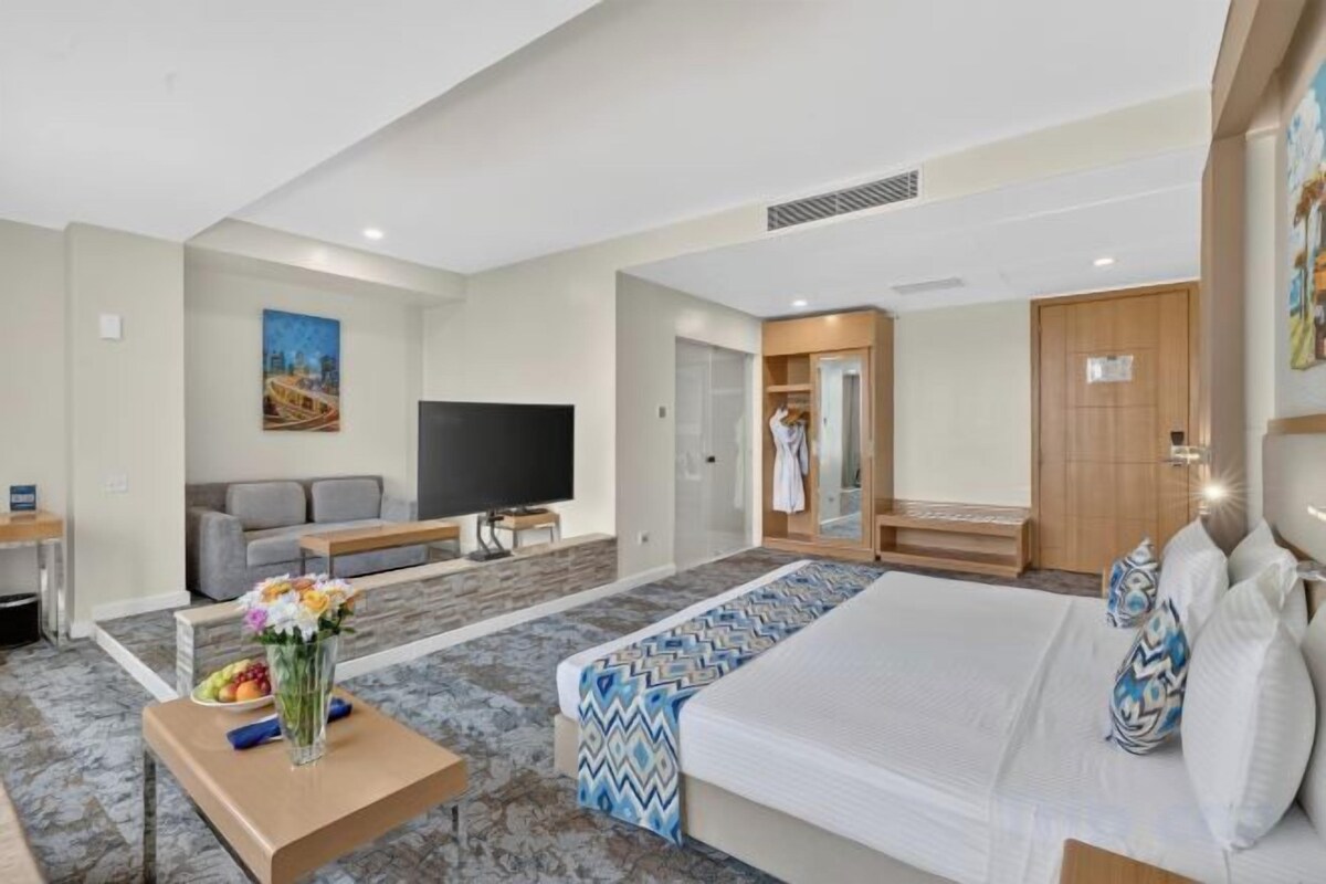 Minibar, in-room safe, desk, blackout curtains