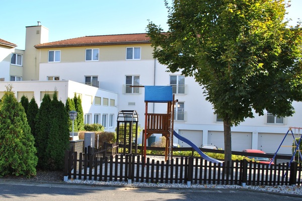 Children’s play area – outdoor