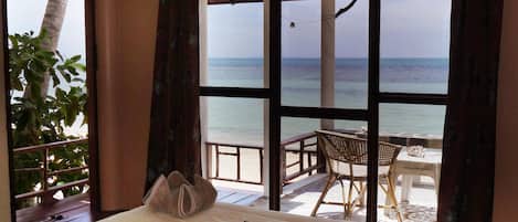 Romantic Bungalow, Beachfront | Balcony