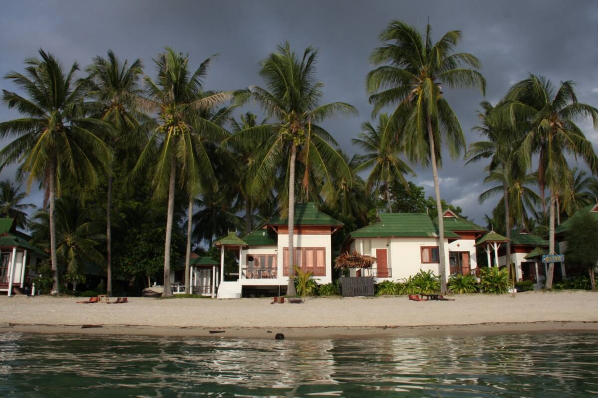 Priviledge Bungalow Beachfront | 免费 WiFi、床单