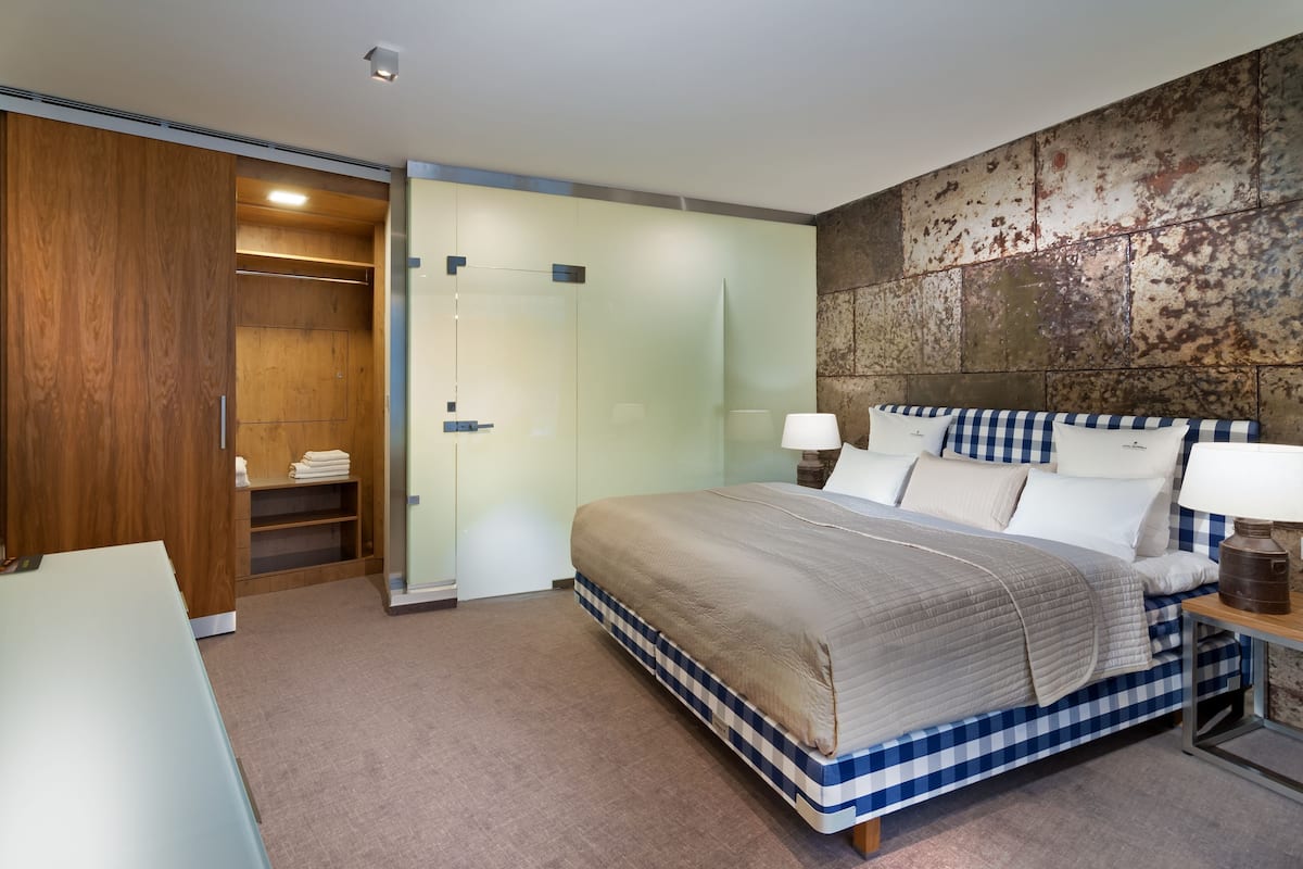 Deluxe-rum - 1 sovrum (****) Unlimited access to Wellness) | Värdeförvaringsskåp på rummet och mörkläggningsgardiner