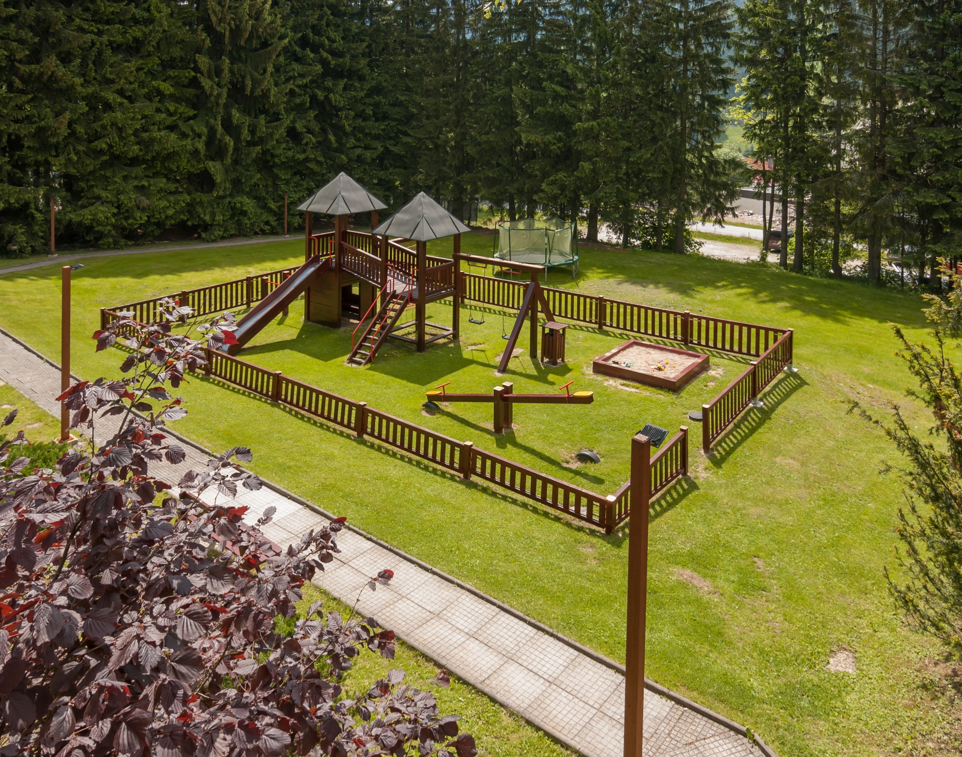 children’s play area – outdoor
