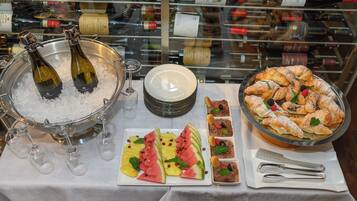 Free daily on-the-go breakfast