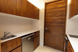 1 bedroom, minibar, in-room safe, desk