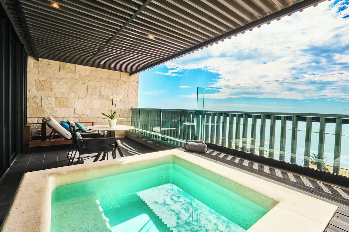 Suite (The Elixir Plunge Pool) | Artículos del minibar gratis y caja de seguridad en la habitación