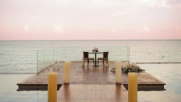 6 restaurants, serveren ontbijt, lunch, diner, Japanse gerechten