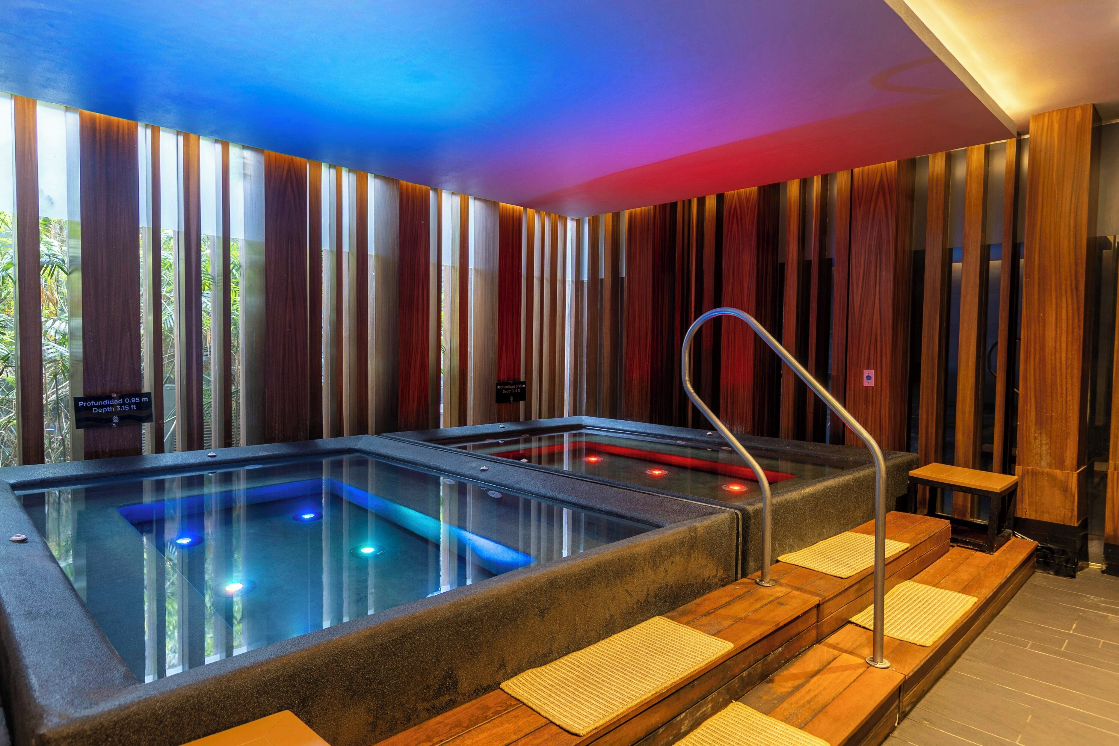 Bañera de hidromasaje interior