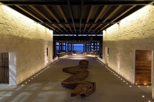 6 Bars/Lounges, Poolbar