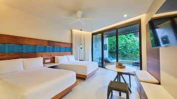 Kamar Premium (Swim Up) | Minibar gratis, brankas, dan ruang kerja ramah laptop