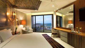 Presidential Suite | Free minibar, in-room safe, laptop workspace, blackout drapes