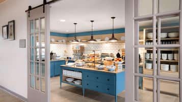 Free on-the-go breakfast on weekends