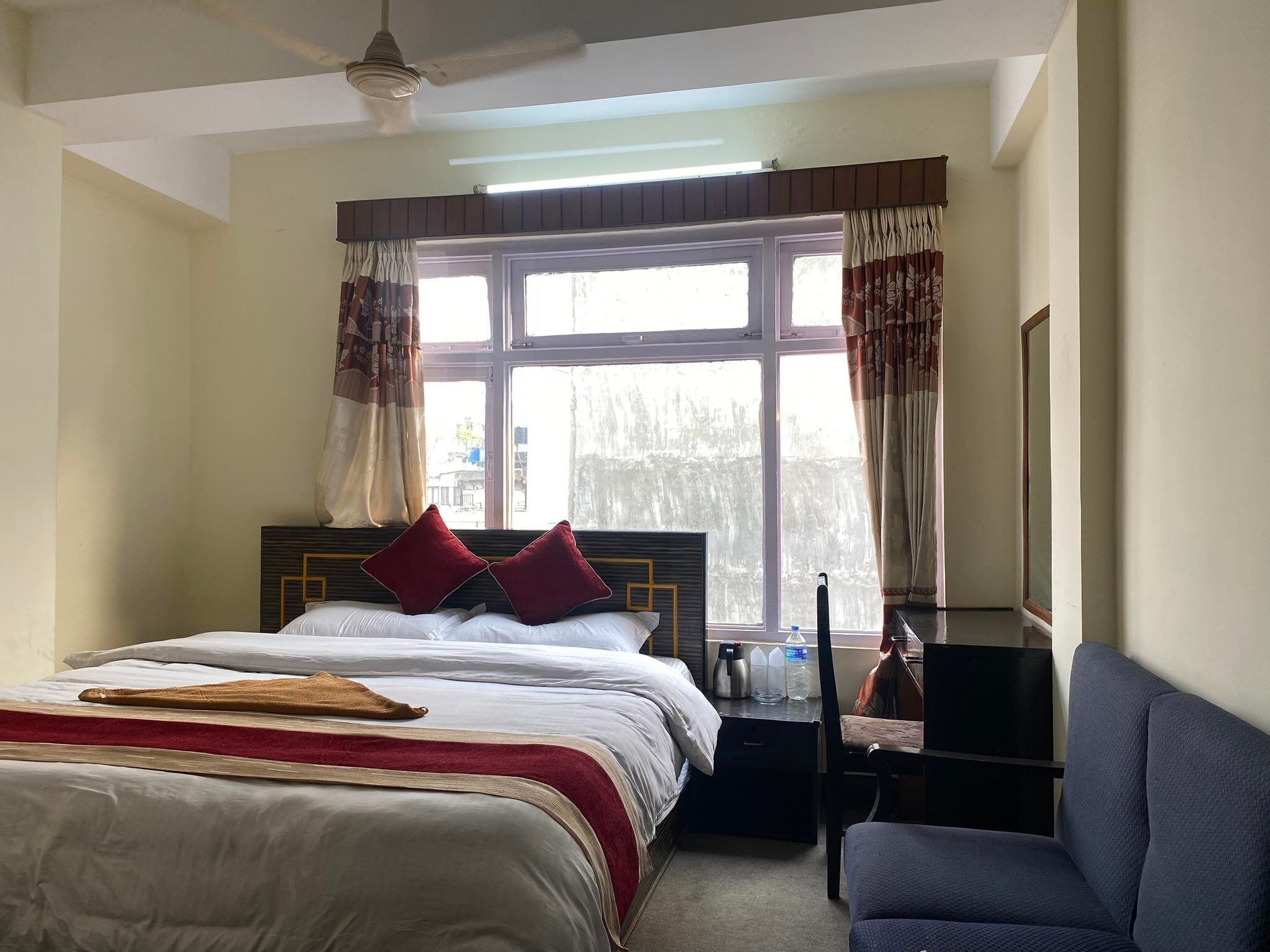 In-room safe, desk, soundproofing, free WiFi