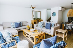 อพาร์ทเมนท์, 3 ห้องนอน, ปลอดบุหรี่ | บริเวณนั่งเล่น | ทีวี, เครื่องเล่นดีวีดี