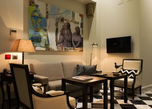 Apartment, 1 Bedroom, Ground Floor | Living room