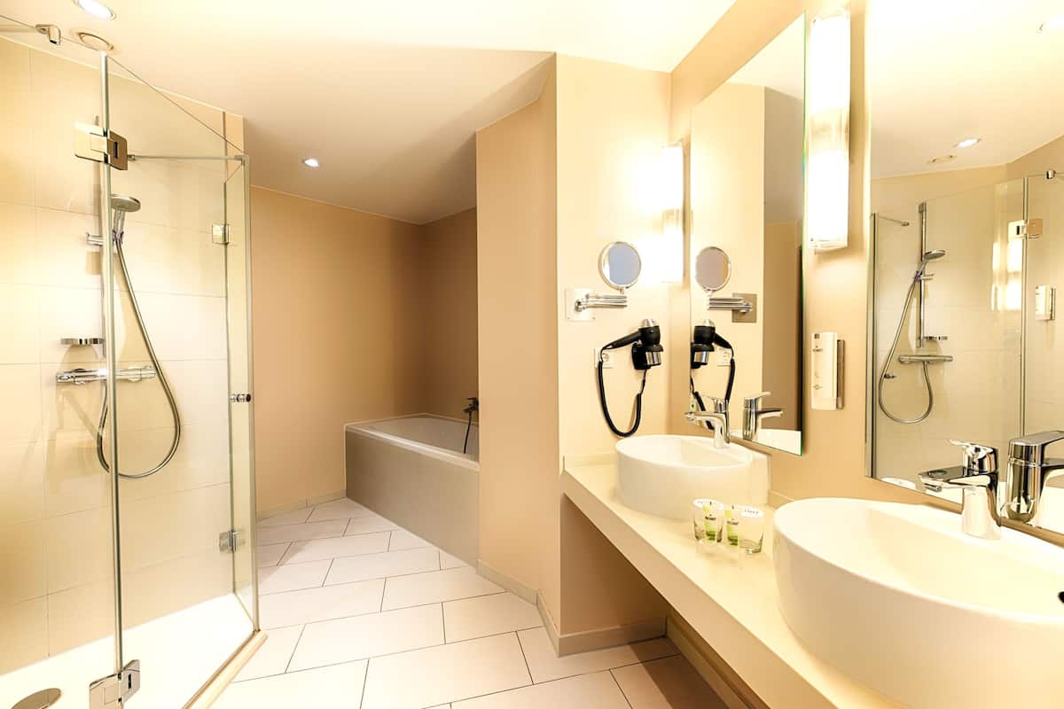 family room | bathroom | eco-friendly toiletries, hair dryer, towels