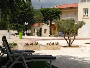 Exterior - Hôtel Castel Sainte Anne (Le Castellet)