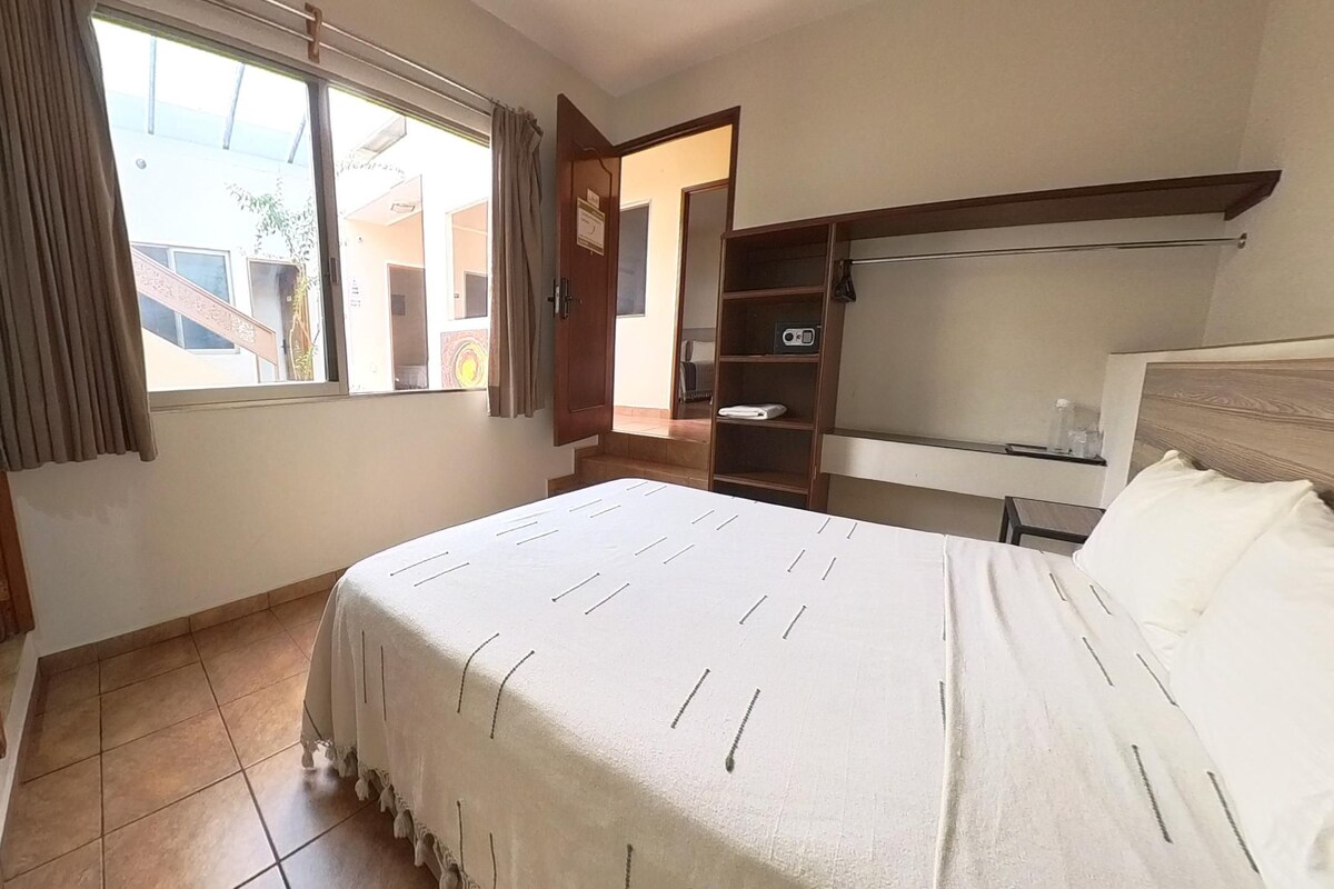 In-room safe, WiFi (free), bed sheets