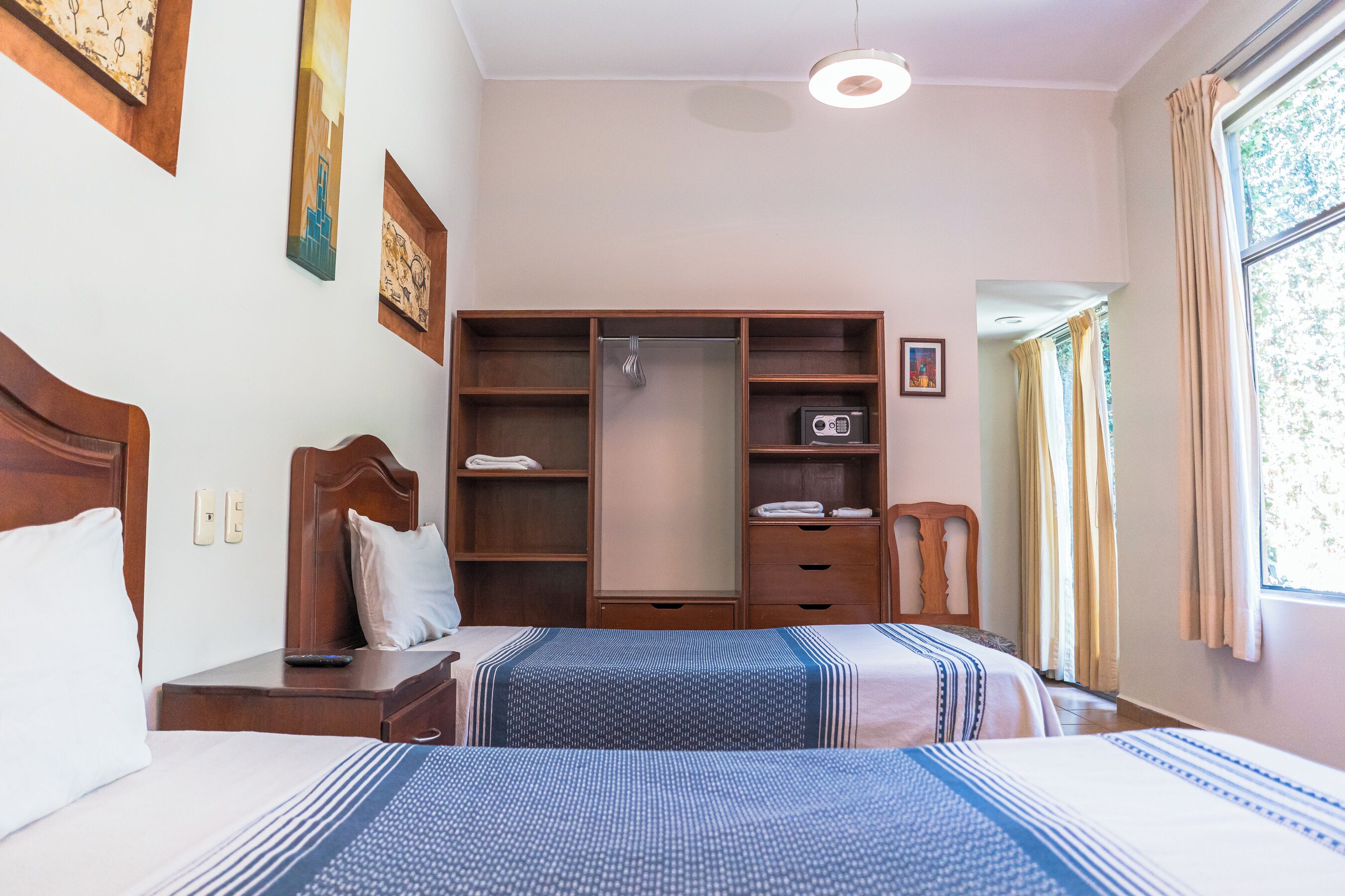 Kahden hengen comfort-huone (kaksi sänkyä) | Tallelokero huoneessa, ilmainen Wi-Fi, vuodevaatteet