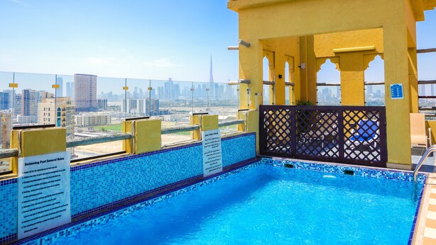 Outdoor pool - Palette Royal Reflections Hotel and Spa Dubai (Dubai)