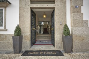 Entrée de l’hébergement