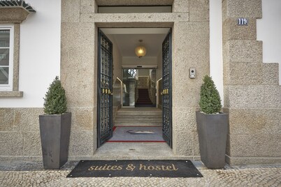Welcome In - Suites & Hostel
