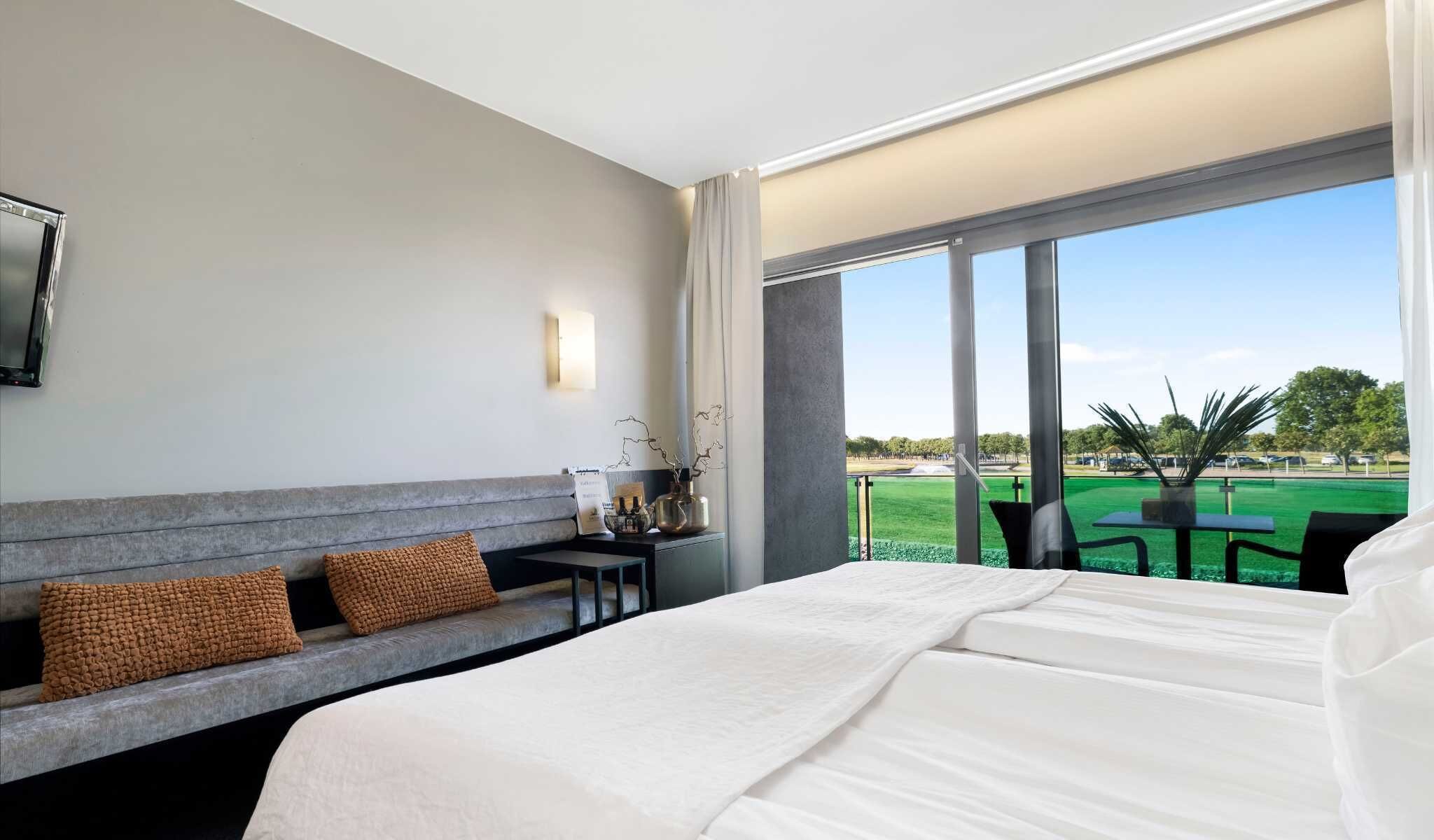 Minibar, Zimmersafe, Verdunkelungsvorhänge, schallisolierte Zimmer