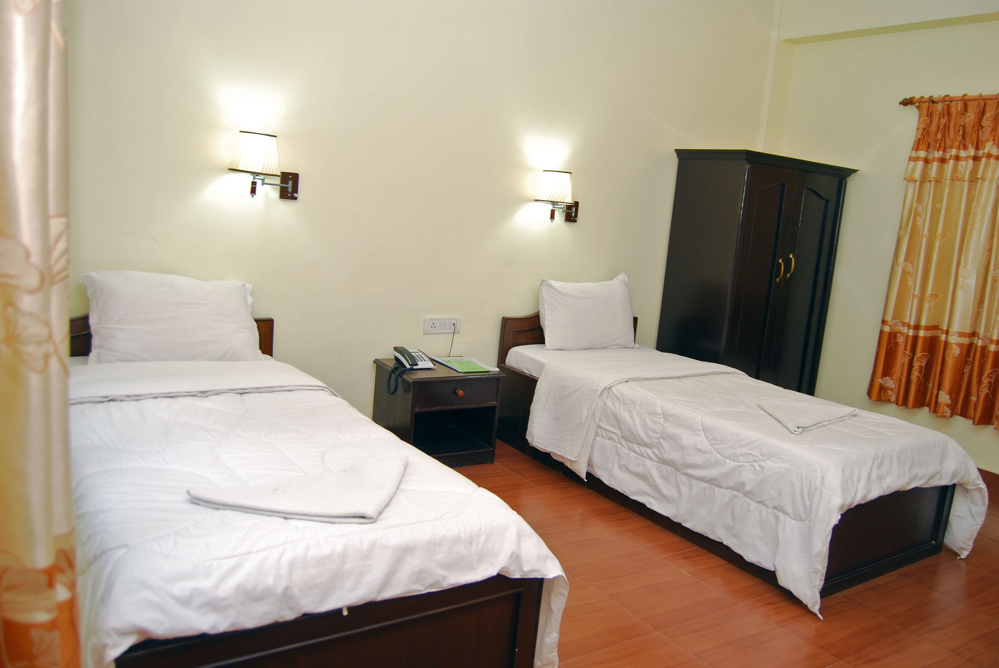deluxe double or twin room (with fan) | in-room safe, desk, soundproofing, free wifi