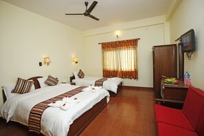 Caja de seguridad en la habitación y escritorio