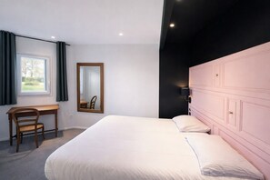 Suite, 1 Double Bed with Sofa bed | Premium bedding, desk, laptop workspace, blackout drapes - greet hotel Limoges Nord (Limoges)