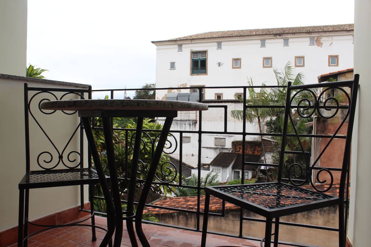 Standaard suite, balkon, uitzicht op stad | Kameruitzicht