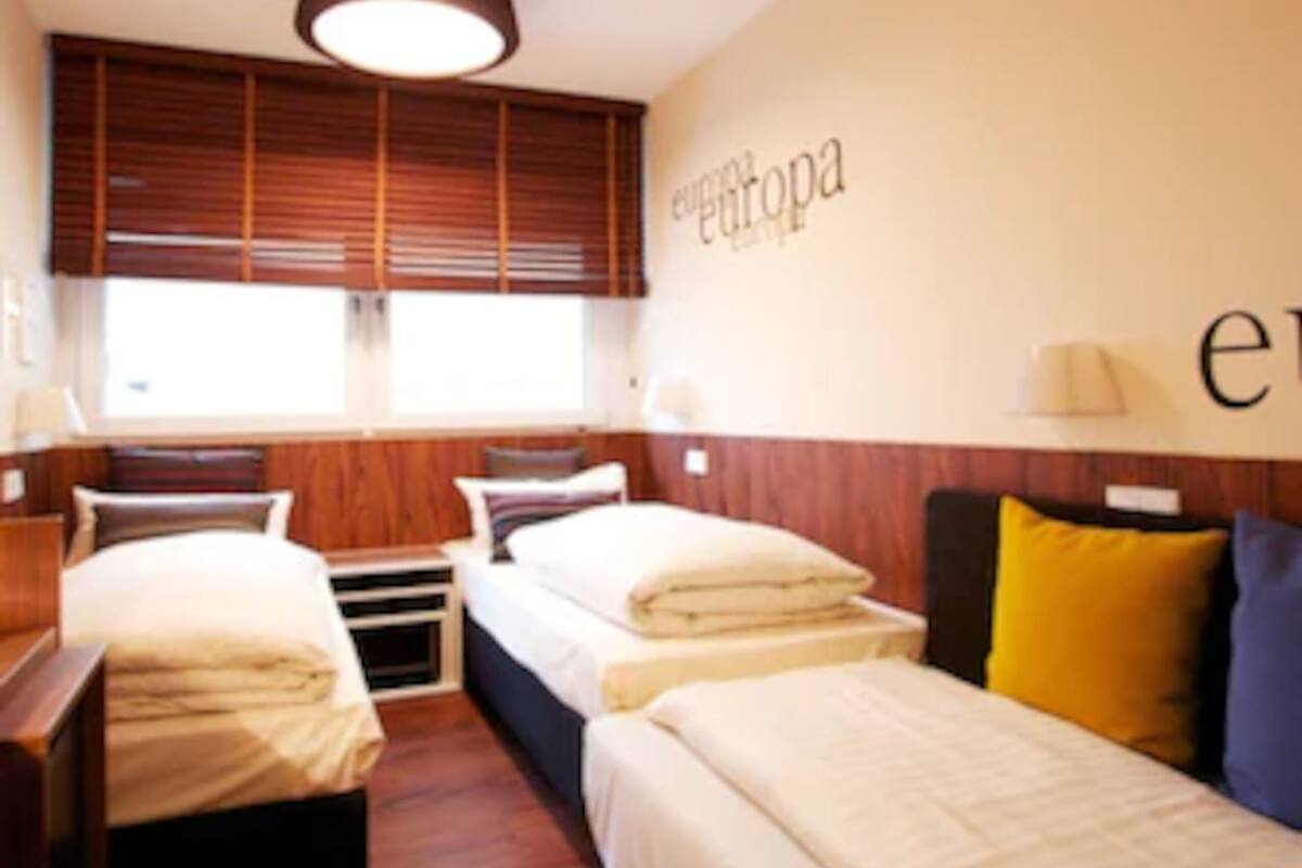 Minibar, coffre-fort, bureau, systĂšme dâinsonorisation