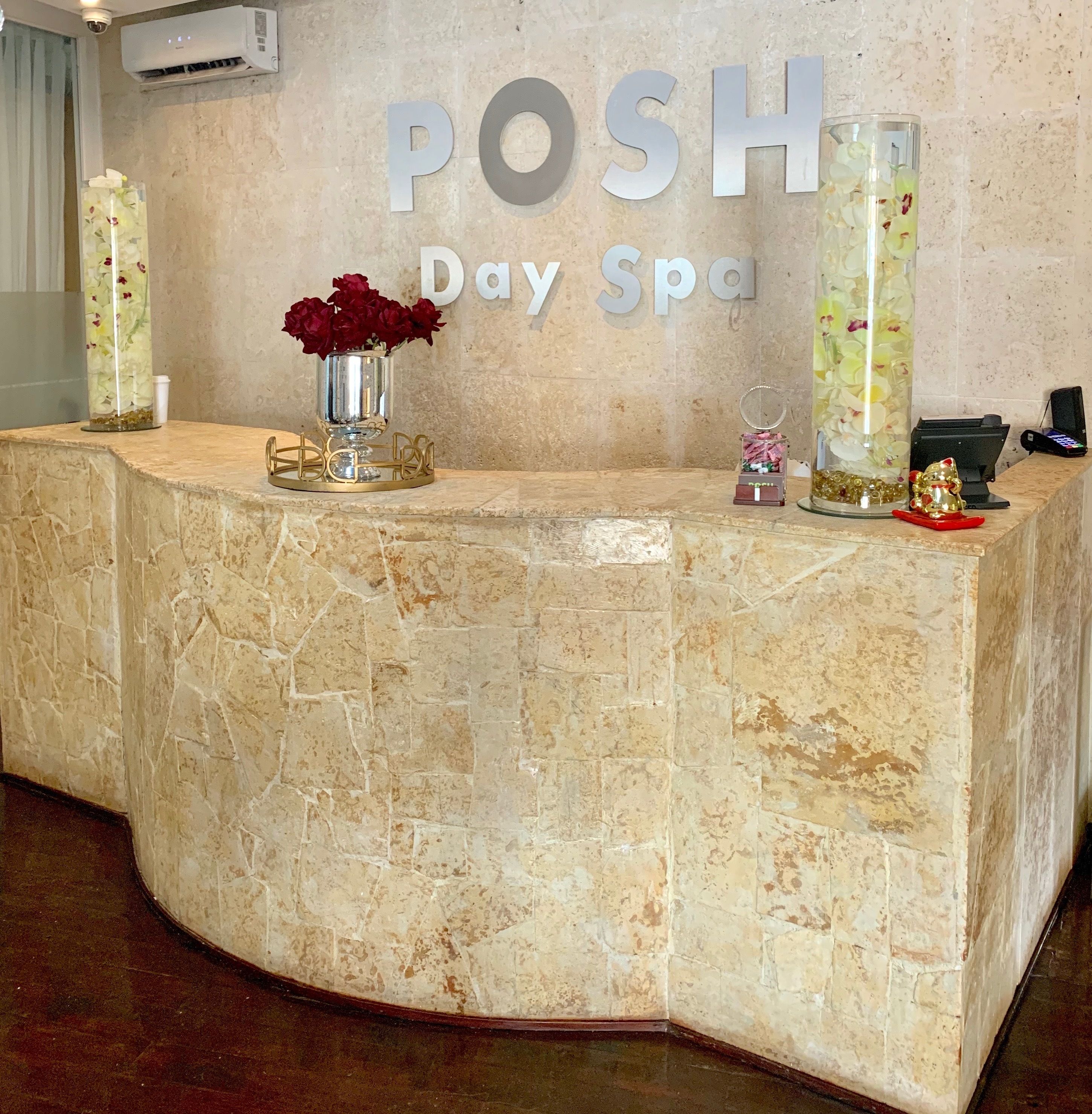 Body treatments, hydrotherapy, aromatherapy, hot stone massages