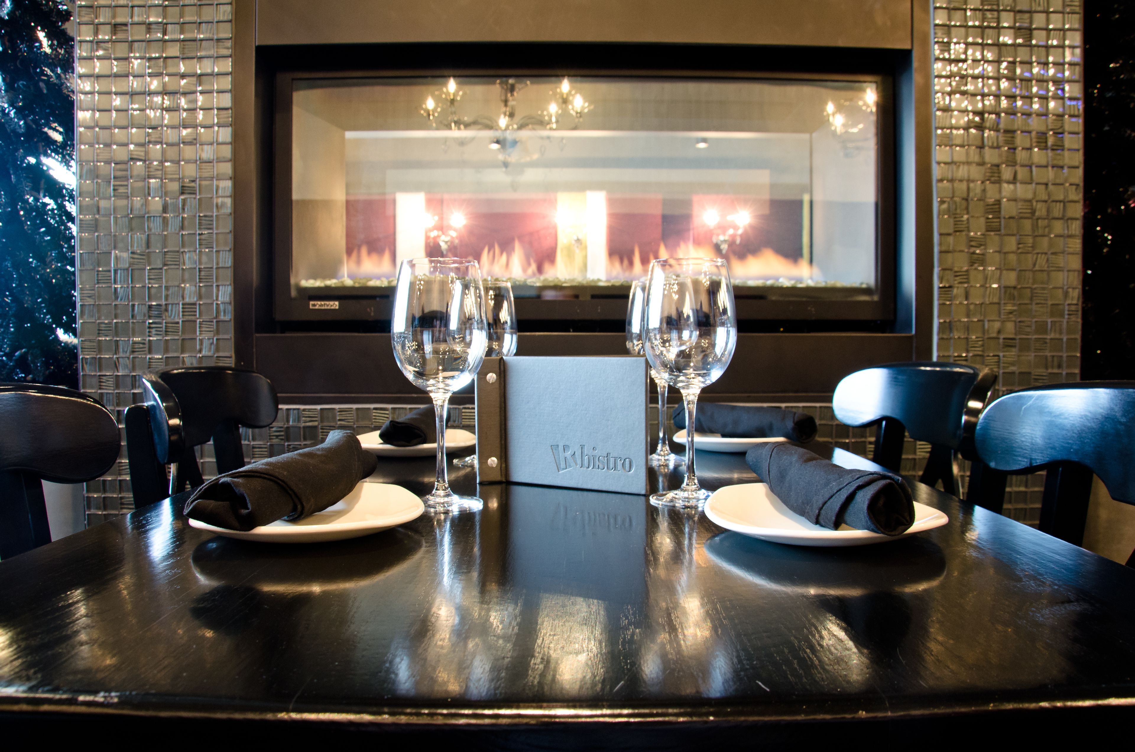 breakfast, lunch and dinner served