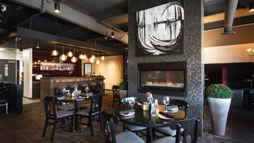 Breakfast, lunch and dinner served