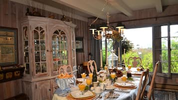 Free daily full breakfast