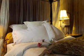Deluxe Suite, 1 Queen Bed
