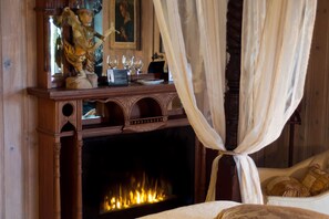 Deluxe suite, 1 queensize bed | Kamervoorziening