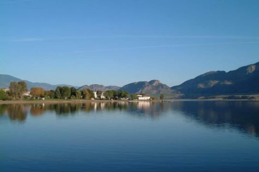 Falcon Resort