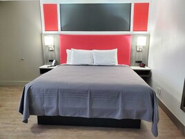 Standard Room, 1 King Bed | Desk, free WiFi, bed sheets