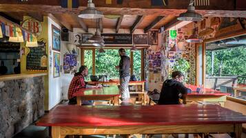 Petit déjeuner buffet compris tous les jours