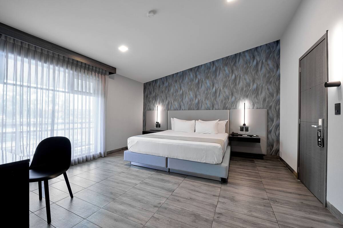 1 bedroom, minibar, in-room safe, individually furnished